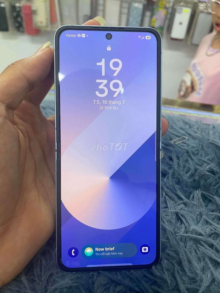 Samsung Galaxy Z Flip 6 256GB Xám. Mua bán Điện thoại tại Huyện Thanh Oai Hà Nội được đăng bởi Đức hình 1