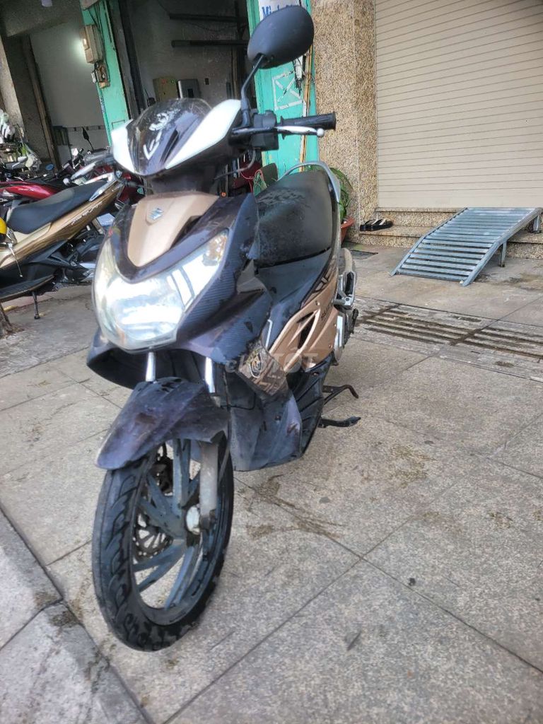 Suzuki hayate 2014.số 94.áo trầy máy êm.chạy bốc. Mua bán Xe máy tại Quận Tân Phú Tp Hồ Chí Minh được đăng bởi Phan Tấn hình 3