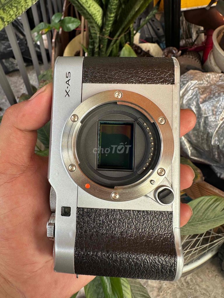 Máy ảnh Fujifilm X-A5 Bạc 16-50mm. Mua bán Máy ảnh, Máy quay tại Quận Ninh Kiều Cần Thơ được đăng bởi hdong hình 1