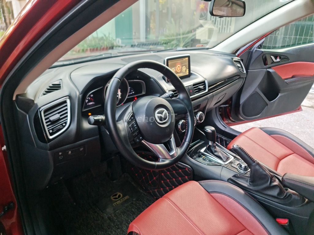 Mazda 3 2015 1.5 AT Hatchback bản đủ