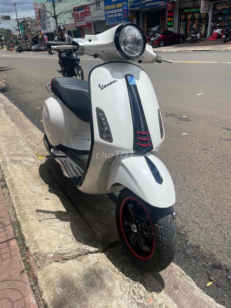 vespa 2015 như mới chỉ đổ xăng chạy. Mua bán Xe máy tại Thành phố Pleiku Gia Lai được đăng bởi Bích Phượng  hình 3