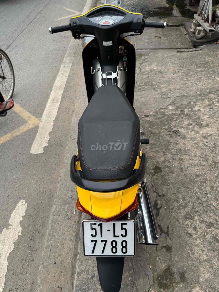 Honda Wave RS с красивым номером 7788