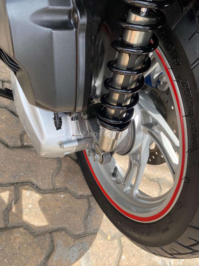 Honda SH 125i CBS 2017 XÁM GHI Máy Zin êm. Mua bán Xe máy tại Quận Ninh Kiều Cần Thơ được đăng bởi Xe Máy TÂN LIÊN HƯNG 1 91B hình 6