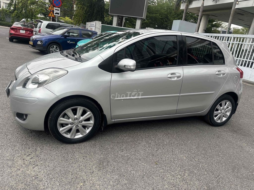 Toyota Yaris 2011 photo 5