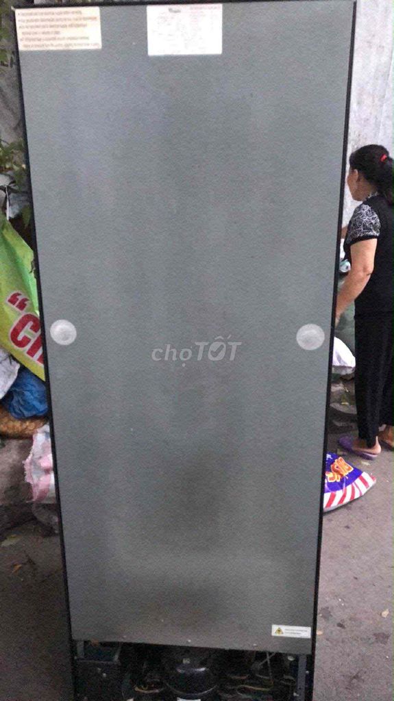 tủ lạnh còn hoạt động tốt ae ai lấy ib
