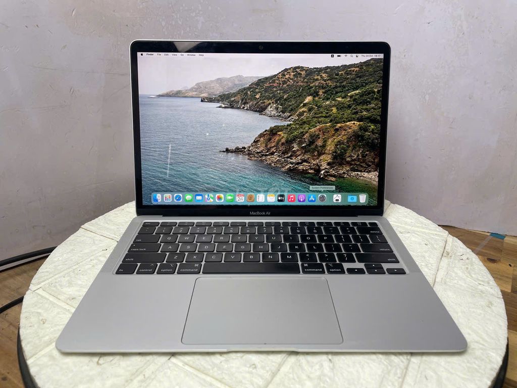 MACBOOK ARI 2020 13'' Silver/CORE I3/RAM 8G/SD 256