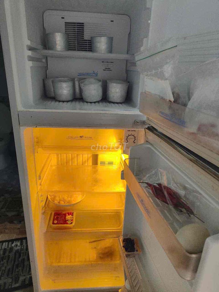 Mới mua Tủ lạnh mới nên cần thanh lí TLSanyo 180l