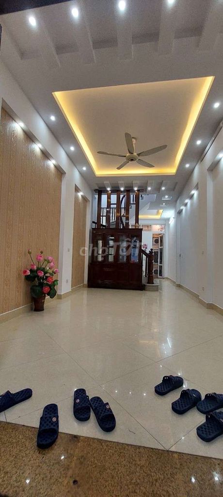 Bán  nhà 54m² 4,5 tầng sđcc giá 9.2 tỉ .Nhà tại ngõ 454 minh khai