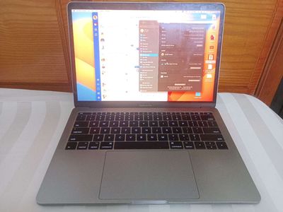 Macbook pro 2017. Mua bán Laptop tại Thành phố Buôn Ma Thuột Đắk Lắk được đăng bởi đỗ long
