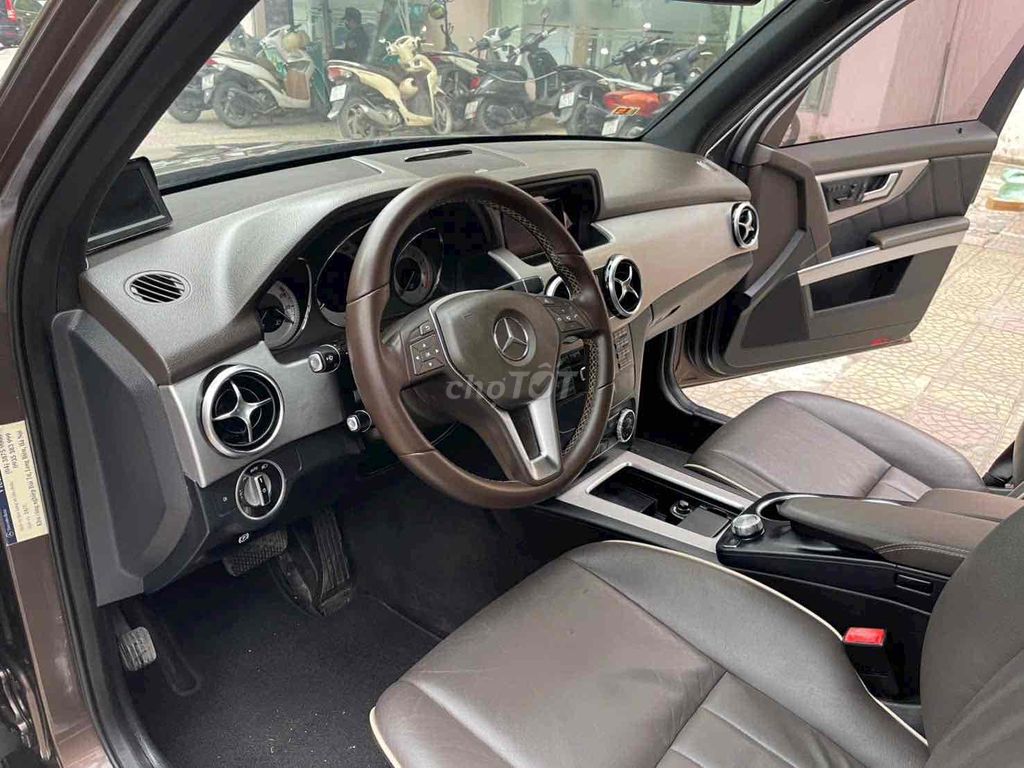 Mercedes Benz GLK Class 2014 250 4MATIC - 77000 km. Mua bán Ô tô tại Quận Cầu Giấy Hà Nội được đăng bởi Nguyễn mạnh trường hình 8