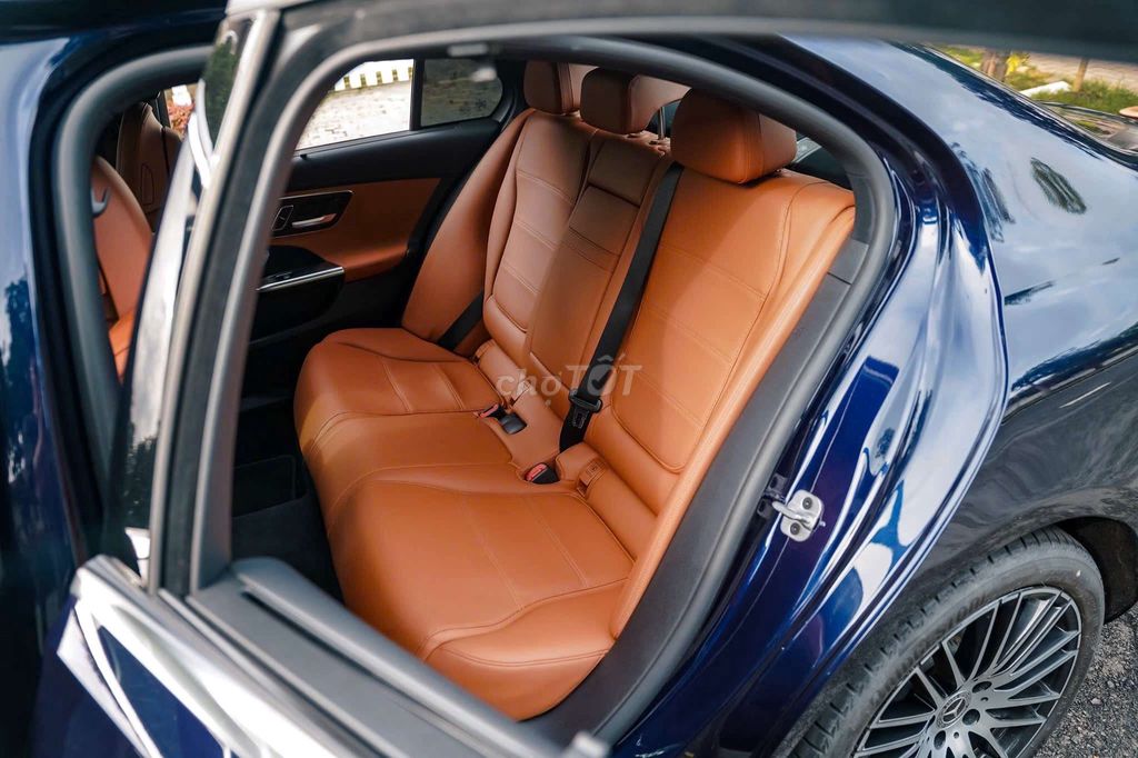 Mercedes C200 Avantgarde Plus siêu lướt 13.000km. Mua bán Ô tô tại Quận 7 Tp Hồ Chí Minh được đăng bởi Hoàn Lee Xe Lướt hình 16