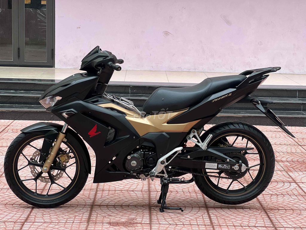 Продам владельца оригинального автомобиля Winner V3. Красивый автомобиль