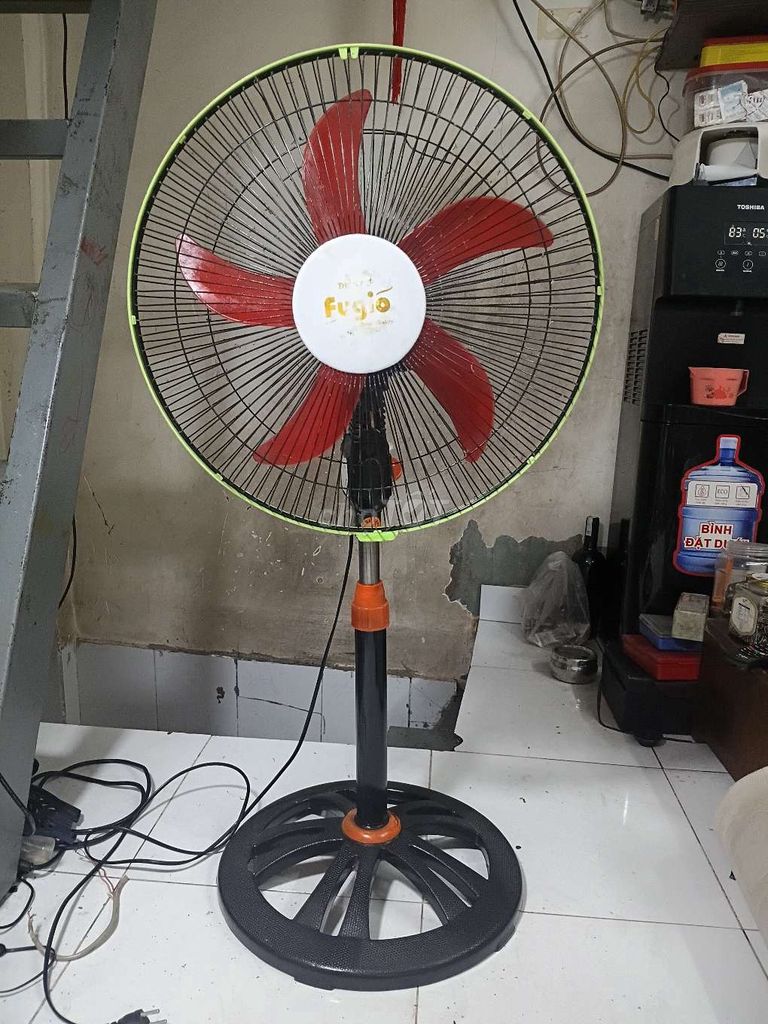 Quạt đứng Fujio Đen Đỏ Xanh Đã sử dụng. Mua bán Quạt tại Quận Phú Nhuận Tp Hồ Chí Minh được đăng bởi Hằng hình 1