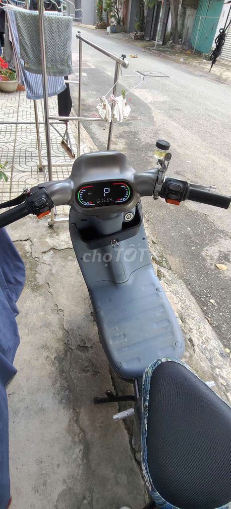 Электроскутер Yadea V1 Plus Матовый серый