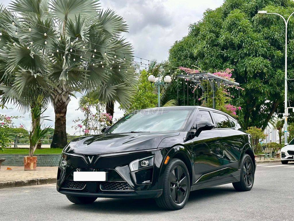 VINFAST VF7 ECO 2025 PIN MUA GIA ĐÌNH SẠC MIỄN PHÍ