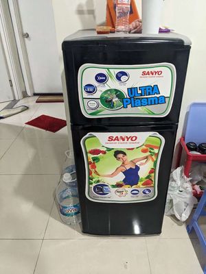 Tủ lạnh Sanyo 120L nhỏ gọn, tiện lợi