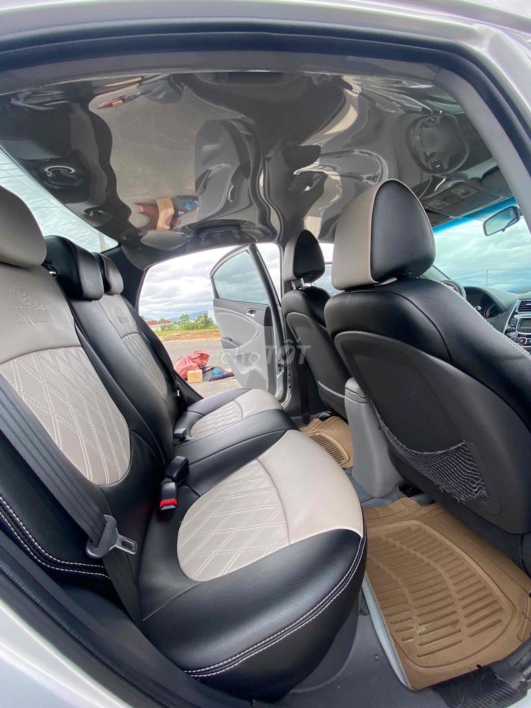 Hyundai Accent 2013 1.4 AT - 82000 km. Mua bán Ô tô tại Huyện Tây Hòa Phú Yên được đăng bởi lê thành chúng hình 14