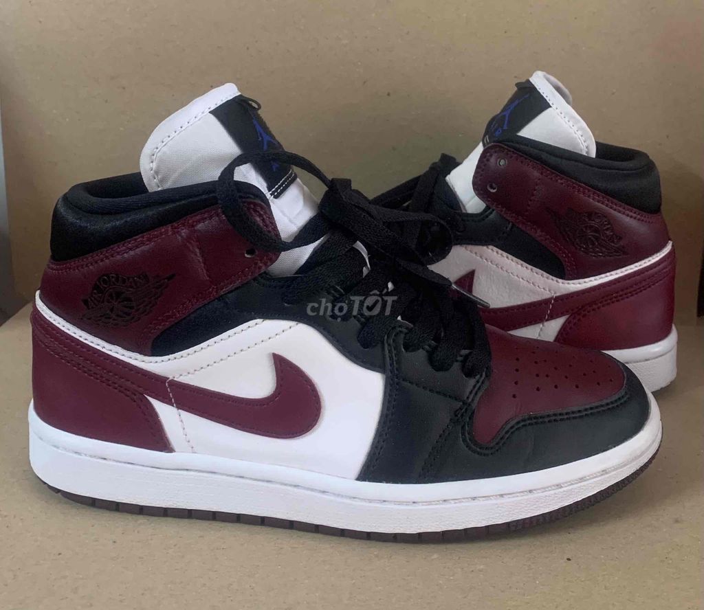 Jordan 1 Mid Maroon Black size 36.5