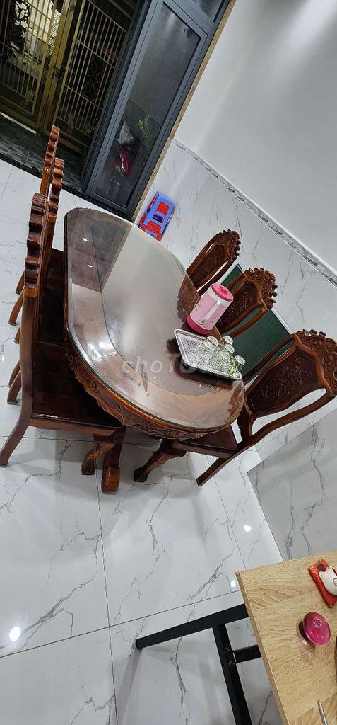 Nguyên Bộ 8 ghế. kính cường lực dày. Mua bán Bàn ghế tại Thành phố Dĩ An Bình Dương được đăng bởi Tịnh Lê hình 1