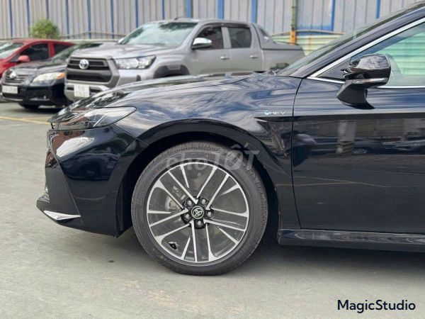 Toyota Camry 2.5 HEV Mid 2026