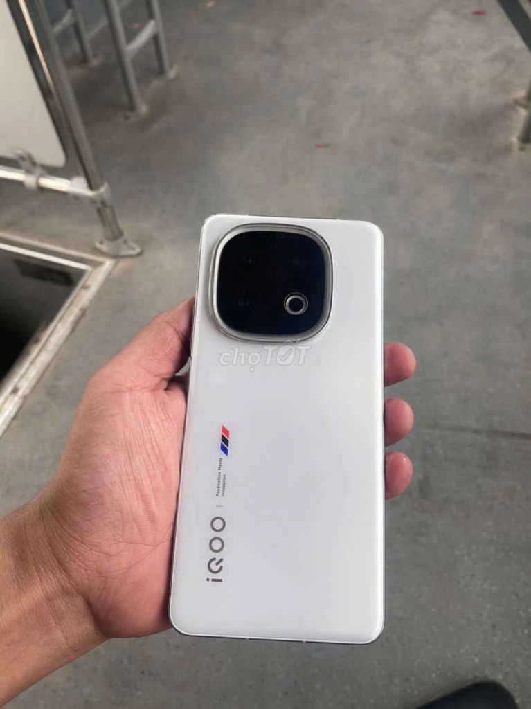 iQOO 13 256GB Trắng Snapdragon 8 Elite. Mua bán Điện thoại tại Huyện Thường Tín Hà Nội được đăng bởi linh lee hình 1