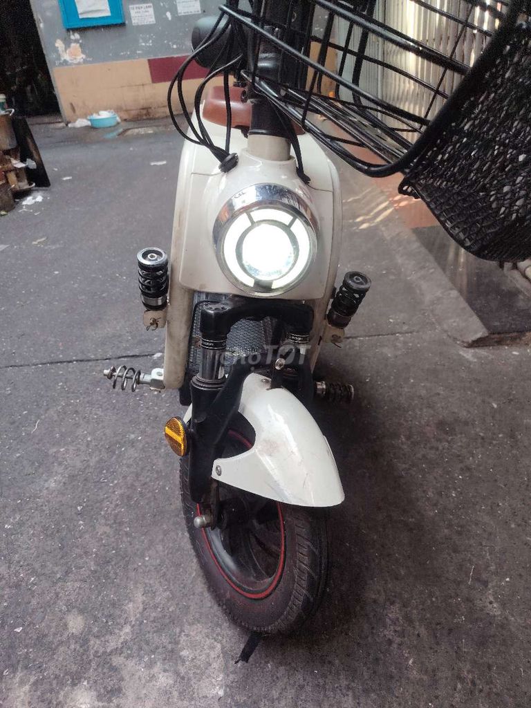 Xe đạp điện Mini Nhật Bản Trắng. Mua bán Xe điện tại Quận 4 Tp Hồ Chí Minh được đăng bởi A út  hình 4