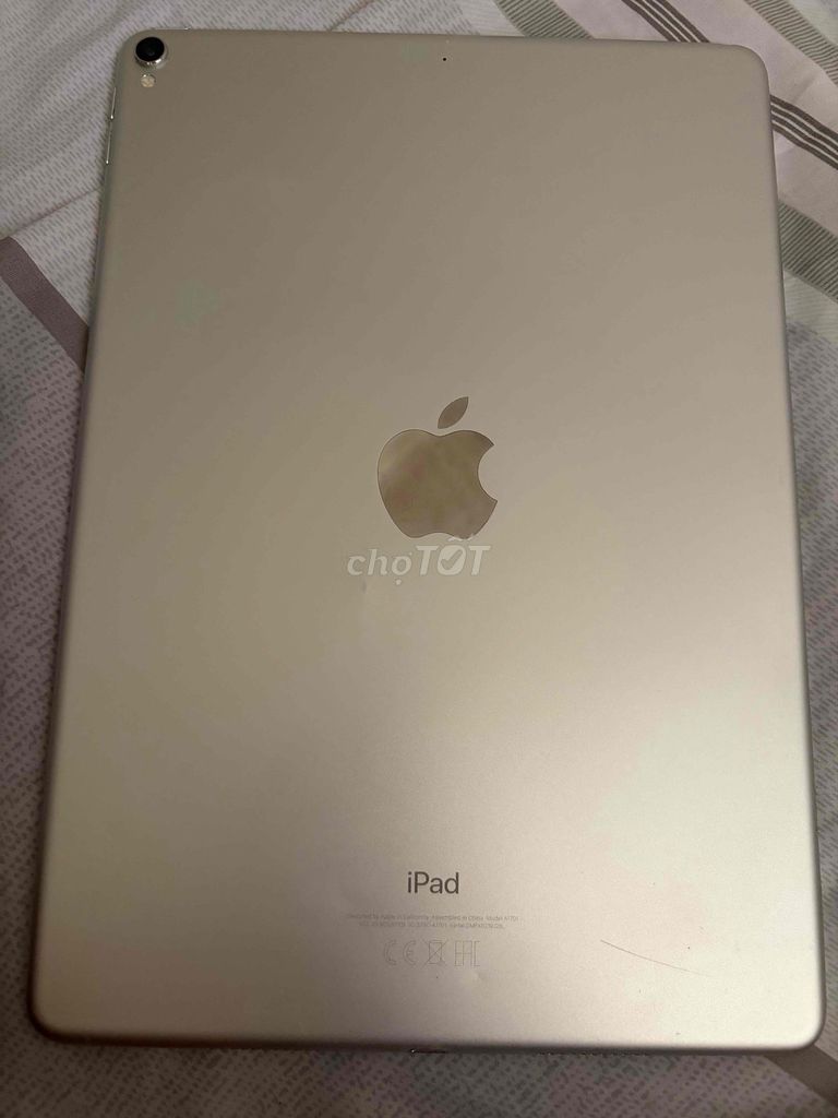 Apple iPad Pro 10.5 Vàng. Mua bán Máy tính bảng tại Quận 10 Tp Hồ Chí Minh được đăng bởi Thanh An hình 1