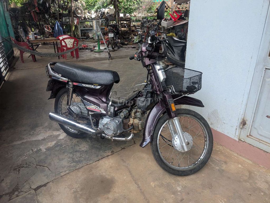 Dream thái tem hồng, máy chưa bung. Mua bán Xe máy tại Thành phố Buôn Ma Thuột Đắk Lắk được đăng bởi sửa chữa và mua bán các loại xe chuẩn ngon giá rẻ hình 4