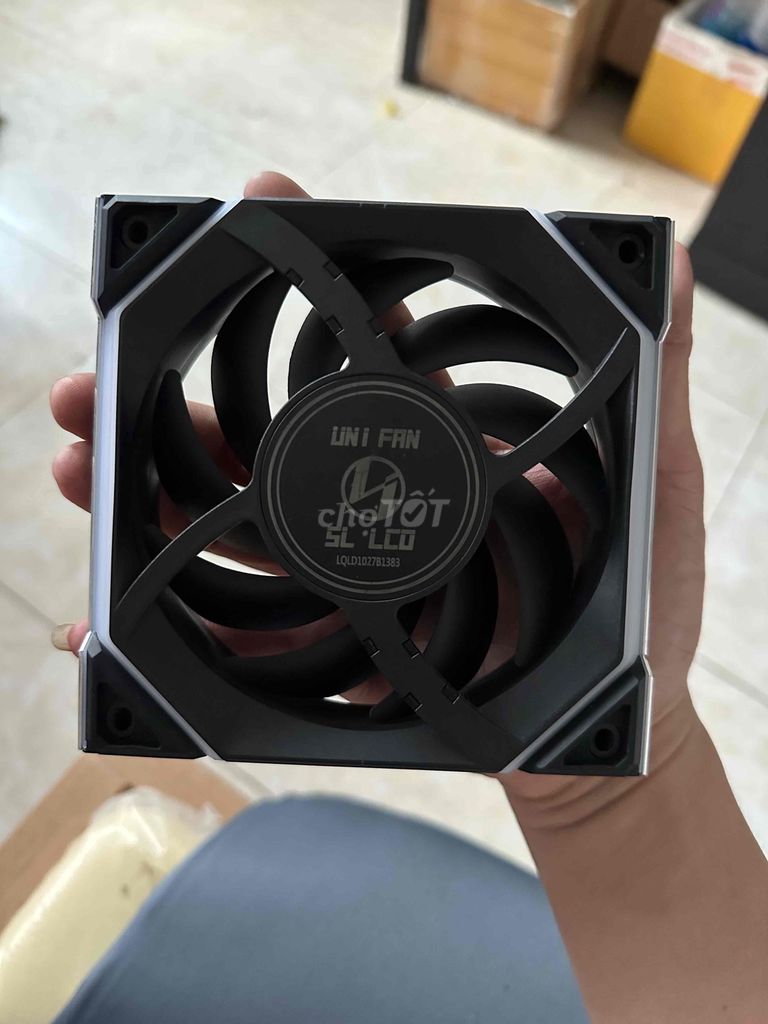 Quạt tản nhiệt Lian Li SL LCD Wireless 12cm Đen. Mua bán Phụ kiện (Màn hình, Chuột...) tại Huyện Xuyên Mộc Bà Rịa - Vũng Tàu được đăng bởi Tiến Đạt hình 1