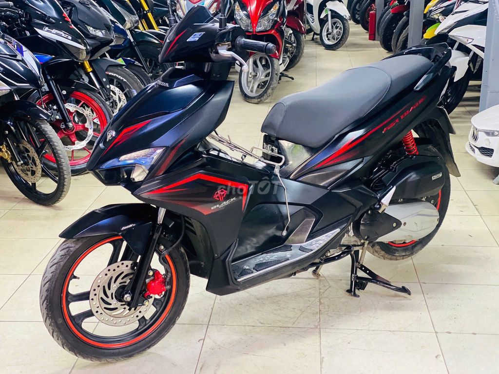 XE MÁY THỊNH PHÁT - AIR BLADE125 ĐEN NHÁM ĐỜI CHÓT. Mua bán Xe máy tại Quận Bắc Từ Liêm Hà Nội được đăng bởi XE MÁY THỊNH PHÁT XE LƯỚT GIÁ RẺ hình 4