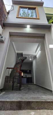 NHÀ NGUYÊN CĂN 2PN 2WC ĐỐI DIỆN ĐẦM SEN