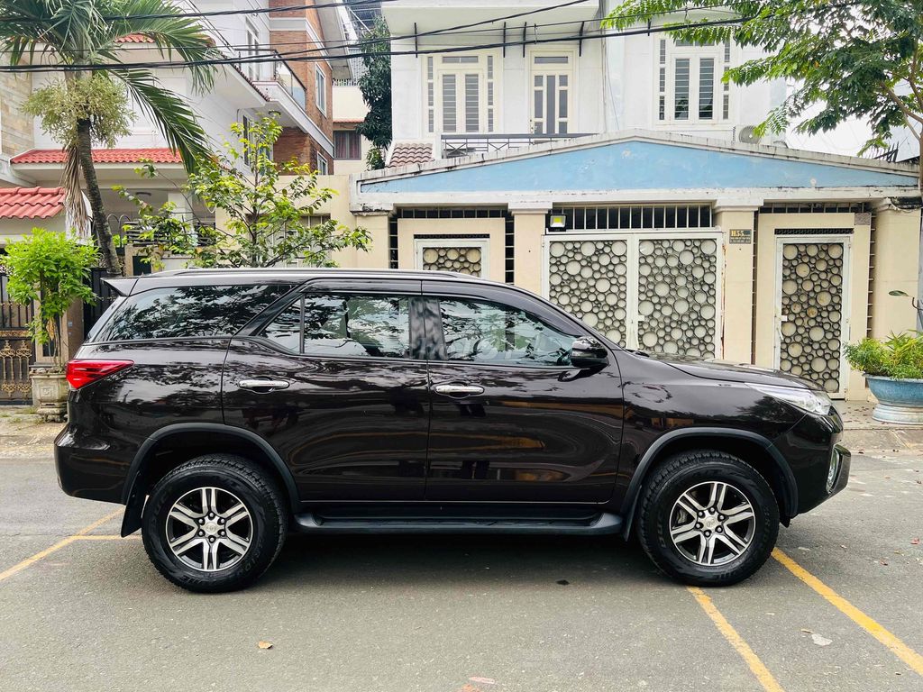 Fortuner 2020 4x2AT nhập khẩu máy xăng xe đẹp. Mua bán Ô tô tại Quận 12 Tp Hồ Chí Minh được đăng bởi Phạm Hoàng hình 7