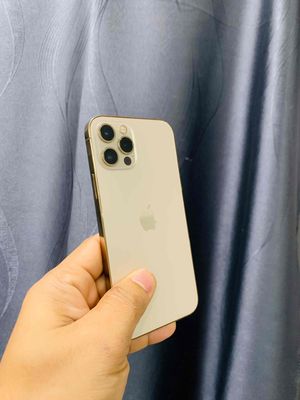 iphone 12 pro  256gb quốc tế zin áp ốc đẹp 99%. Mua bán Điện thoại tại Quận Ninh Kiều Cần Thơ được đăng bởi shop một chín tám tám