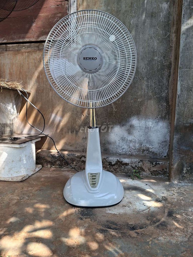 Quạt cây Senko Trắng. Mua bán Quạt tại Thành phố Buôn Ma Thuột Đắk Lắk được đăng bởi Nguyen Vang hình 1