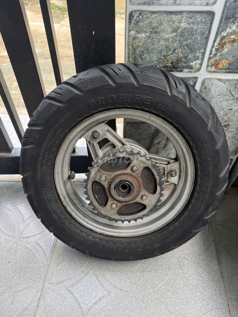 Bánh xe máy Honda Chaly 84 mới. Mua bán Phụ tùng xe tại Thành phố Mỹ Tho Tiền Giang được đăng bởi Cậu Bé Tóc Xoăn hình 2