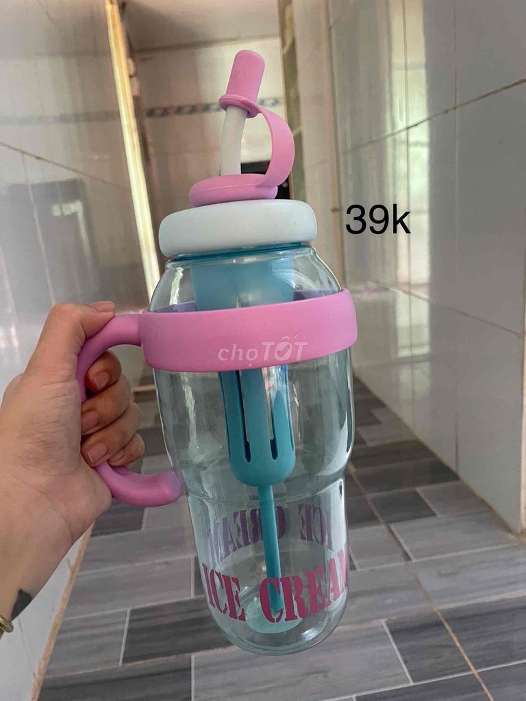 Bình nước nhựa an toàn. Mua bán Dụng cụ nhà bếp tại Thành phố Long Xuyên An Giang được đăng bởi Cẩm Vân hình 1