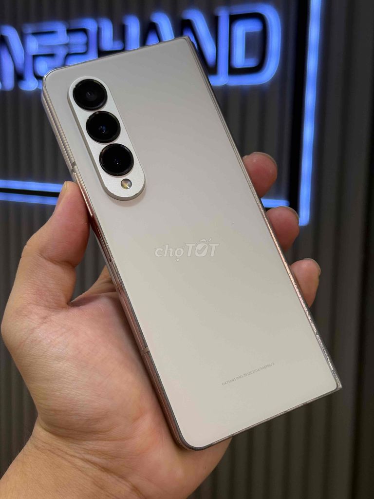 Samsung Z Fold 4 256GB Kem Đã dùng. Mua bán Điện thoại tại Quận 3 Tp Hồ Chí Minh được đăng bởi Phone2Hand hình 1