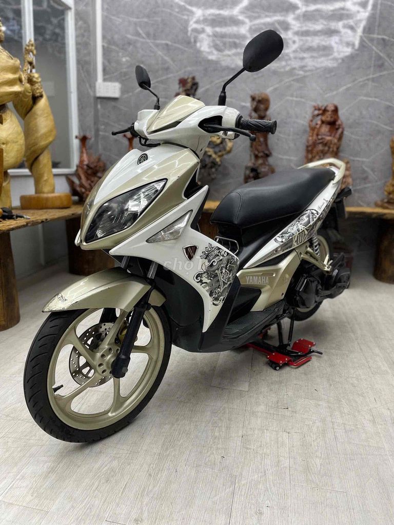 Nouvo4 đẹp, máy êm thì thầm bao vọt biển SG. Mua bán Xe máy tại Quận 8 Tp Hồ Chí Minh được đăng bởi Quân  hình 4