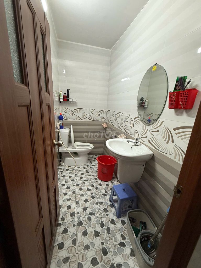 Дом в переулке 4м, Тан Ки Тан Куи, р. Тан Фу, 4х12.5м, 2 этажа