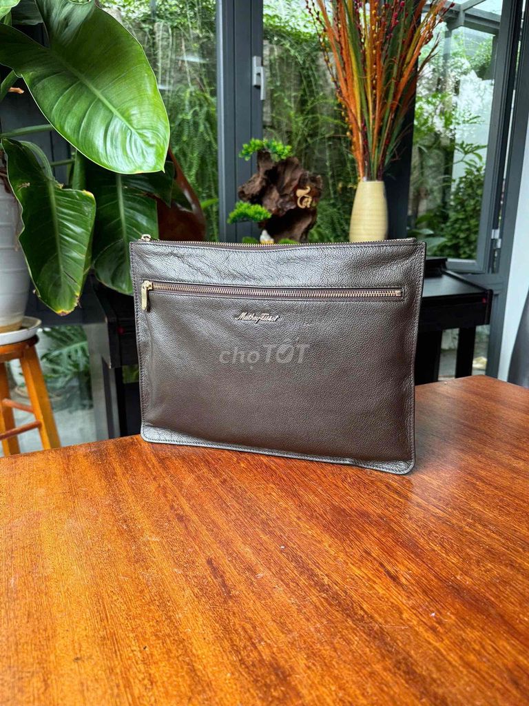 clutch đựng vừa a4 Mathey Tissot