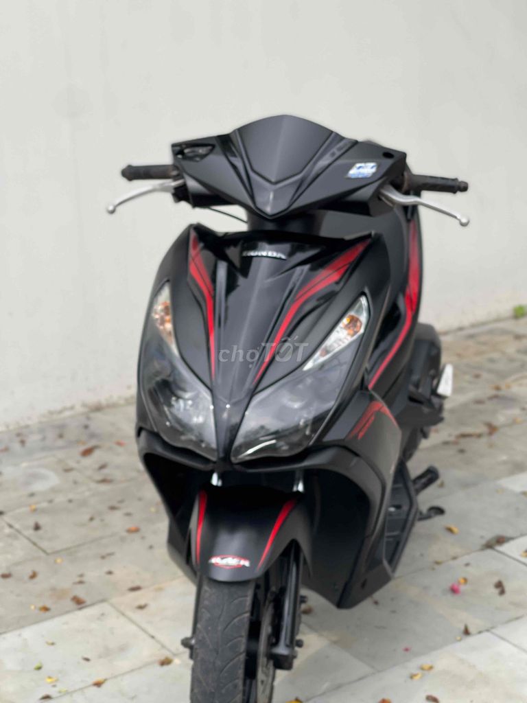 Honda Air Blade 2015 Đen đỏ. Mua bán Xe máy tại Quận Cẩm Lệ Đà Nẵng được đăng bởi Quá hình 3