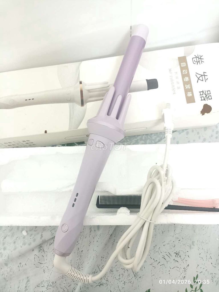 Máy uốn tóc nữ - màu tím cute (new 95%). Mua bán Phụ kiện thời trang khác tại Quận 4 Tp Hồ Chí Minh được đăng bởi NGUYỄN THỊ KIM YÊN hình 1