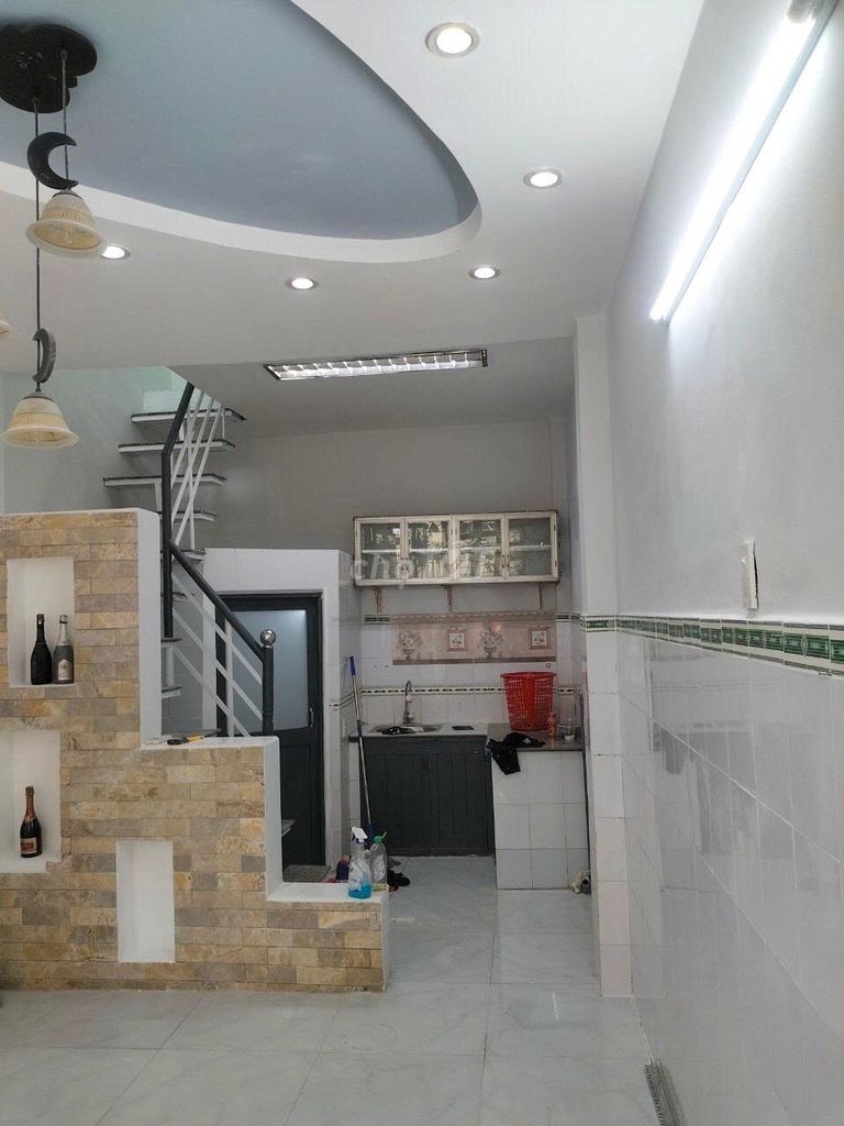 Аренда · 1 комн. · 24 м² · Quận 8, ул. Đường Phạm Thế Hiển