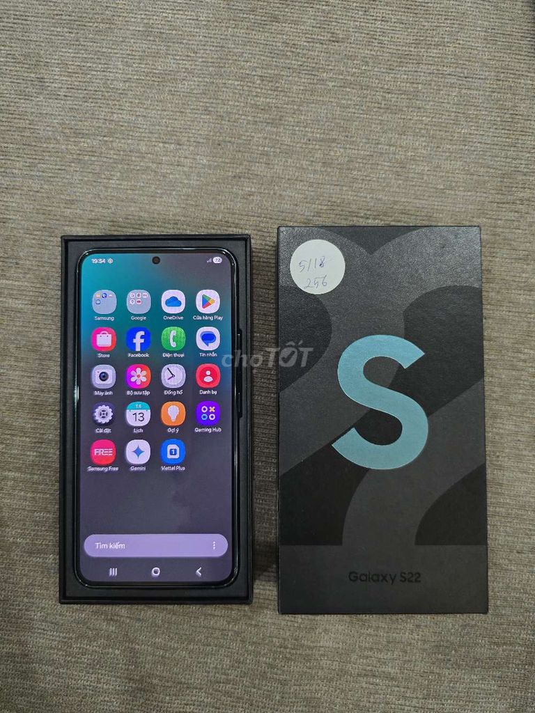 Galaxy S22 SSVN 256GB fullbox bán/trao đổi. Mua bán Điện thoại tại Quận Hoàng Mai Hà Nội được đăng bởi Hoang Club hình 1