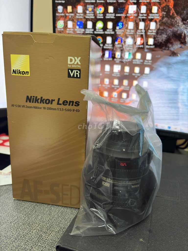 Ống kính Nikon Nikkor 18-200mm Đã dùng. Mua bán Máy ảnh, Máy quay tại Quận Ninh Kiều Cần Thơ được đăng bởi HA VAN UT hình 1