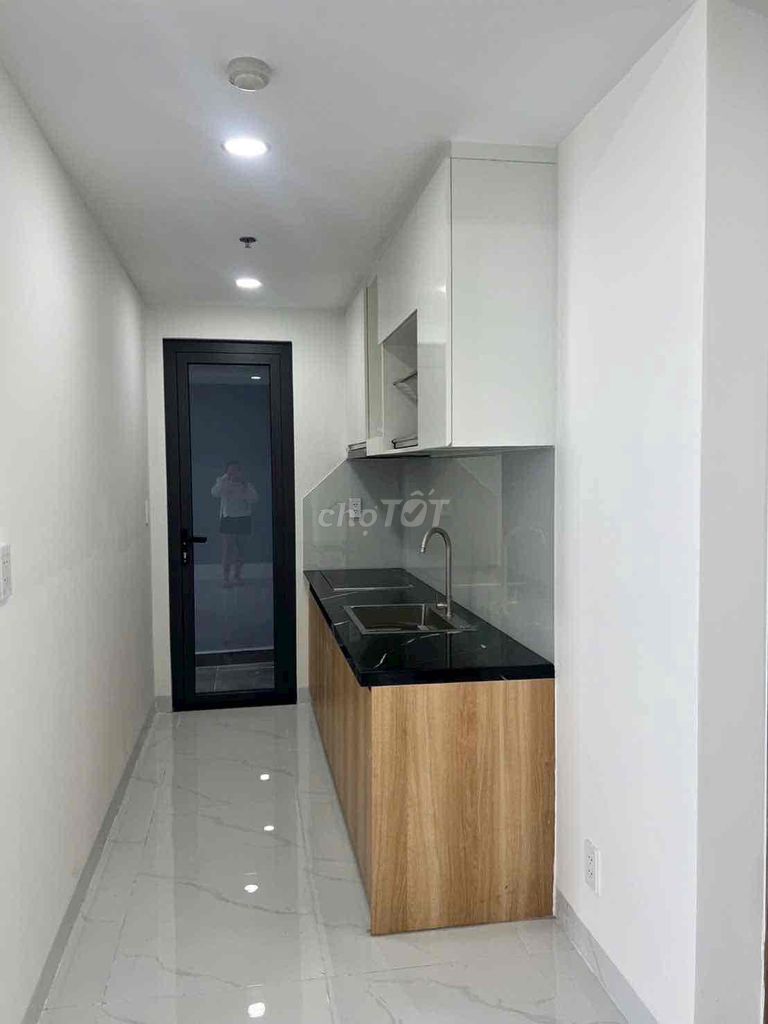 cho thuê 2Pn nội thất cơ bản, 2 máy lạnh, 2MNL gần sân golf Phú Mỹ