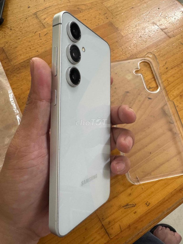 Samsung S24 FE 128GB Trắng Like New. Mua bán Điện thoại tại Quận Bình Thạnh Tp Hồ Chí Minh được đăng bởi văn vũ hình 1
