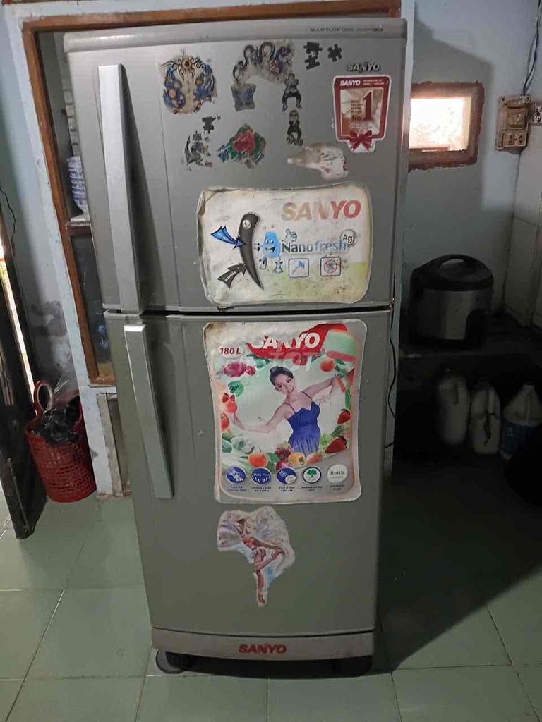 Tủ lạnh Sanyo 180L Xám Đã sử dụng. Mua bán Tủ lạnh tại Thị xã Hoài Nhơn Bình Định được đăng bởi Mai Nguyễn hình 1