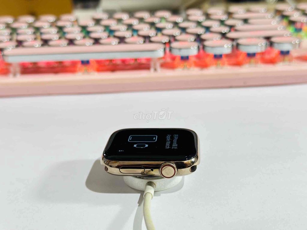 Apple watch seri 4 - size 44mm LTE Mỹ - Đẹp 99%