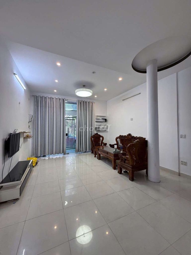 Аренда · 2 комн. · 90 м² · Quận Cẩm Lệ, ул. Đường Nguyễn Dữ